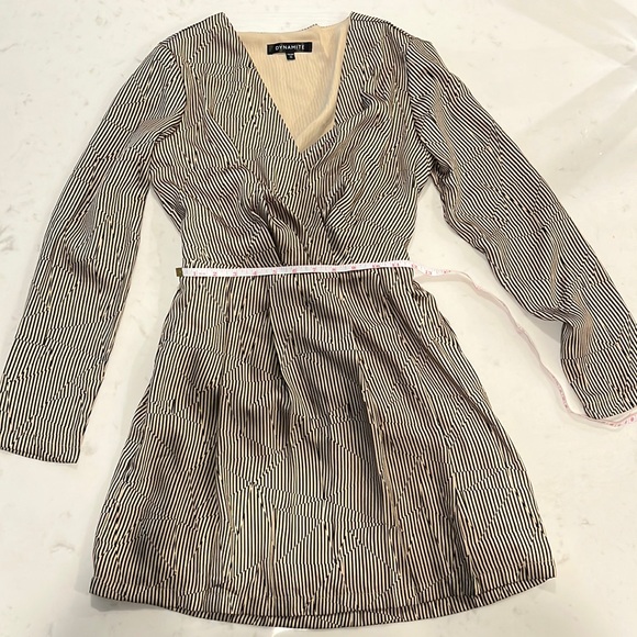 Dynamite Dress - Picture 1 of 9